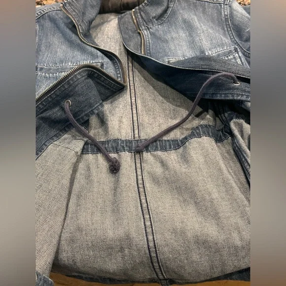 GAP Jean Denim Jacket with drawstring waist - Picture 4 of 6